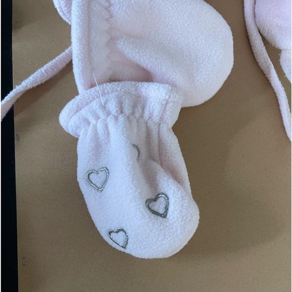 Two pieces Baby girl hats & cloves - Picture 8 of 13